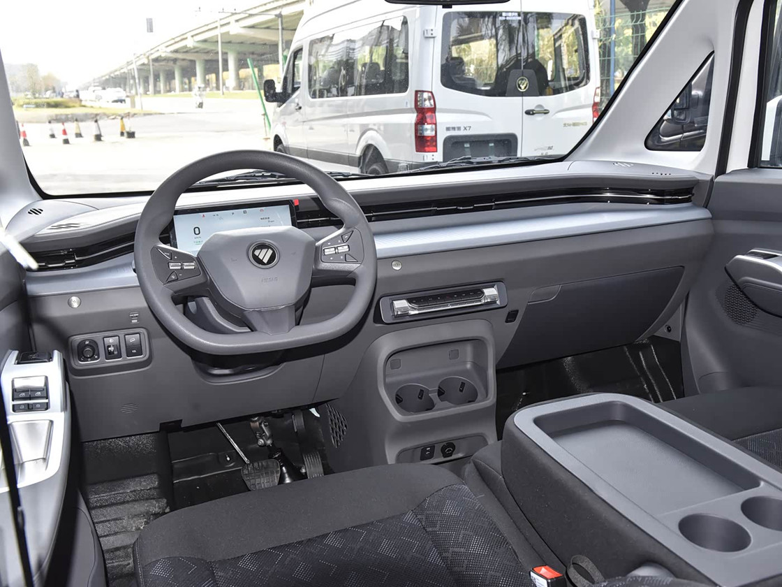 Foton Toano i9+ Electric Luxury Passenger Van 5.2m 2-9 Seats - Upgraded Luxury for EU Business VIP Transport, Changsha China Manufacturer